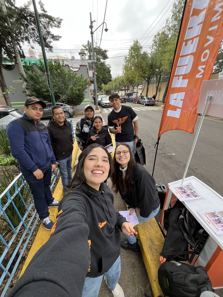 Hoy arrancamos desde las 7 am en la colonia México Nuevo para saludar a niñas y niños rumbo a la escuela y platicar con madres y padres sobre la agenda de <a href="/MovCiudadanoMX/">Movimiento Ciudadano | Movimiento Naranja</a>. 💪🍊

¡México Nuevo de nombre y de rumbo! Vamos por la mejor alternativa para la Ciudad.

#MiguelHidalgo