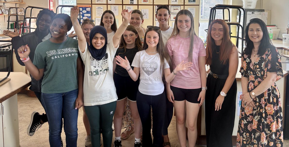 colnanonagle's tweet image. That’s a wrap on our Summer Programme! 🌞✨ A huge thank you to all the students and staff who made it such a success. See you in the new school year! 📚🎉