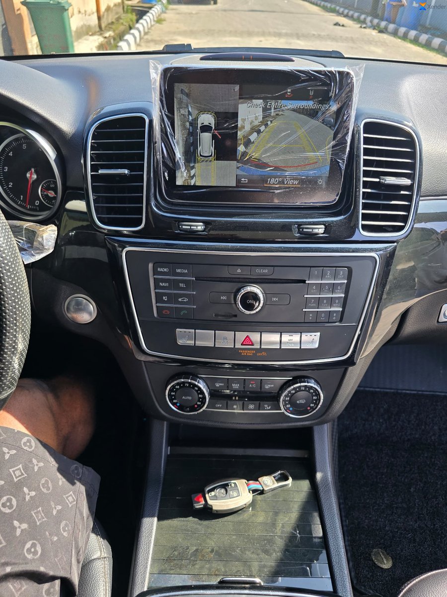 Tokunbo 2025 Entry
100% Accident Free,
Thumbstart Ignition,
360° Cam, Full Option,
First Body, AC Chilling,
Panoramic Roof, AWD,
Mercedes GLE350 4Matic
📍Lekki