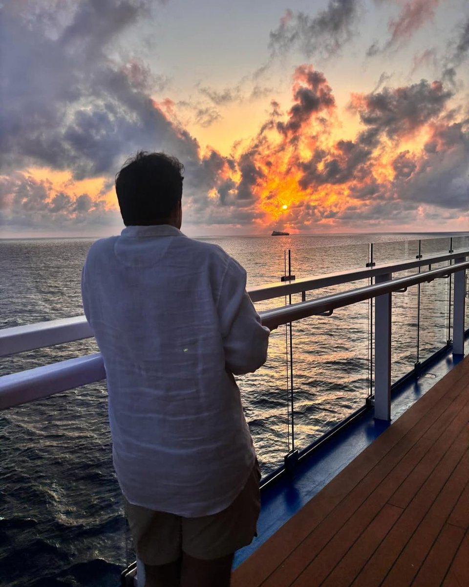 Summer check-in! ⚔️⭐️

What are you up to? Where are you headed? Tell us your plans and drop those summer pics at the link below.
ow.ly/czcN50We3SS