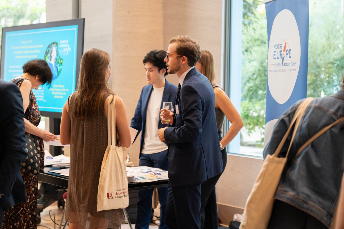 DelorsInstitute's tweet image. 🇪🇺 [#Europe] Pause pédagogique avec des stands et des ateliers lors de notre forum 

Merci à nos partenaires @ErasmusPlusFRJS, @seinesaintdenis, @Europarl_FR, @Alumni_ANE, @JeunesEuropeens, @DelorsEurope &amp;amp; Réseau européen des #migrations

📸 © Leslie Rosenzweig