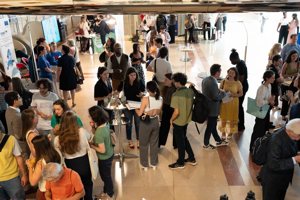 🇪🇺 [#Europe] Pause pédagogique avec des stands et des ateliers lors de notre forum 

Merci à nos partenaires <a href="/ErasmusPlusFRJS/">Agence Erasmus+ France Jeunesse & Sport</a>, <a href="/seinesaintdenis/">Département de Seine-Saint-Denis</a>, <a href="/Europarl_FR/">Parlement européen en France</a>, <a href="/Alumni_ANE/">Alumni de l'Académie Notre Europe</a>, <a href="/JeunesEuropeens/">Les Jeunes Européens - France</a>, <a href="/DelorsEurope/">Europe Jacques Delors</a> &amp; Réseau européen des #migrations

📸 © Leslie Rosenzweig