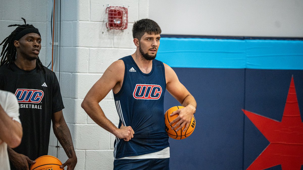UIC_MBB's tweet image. Some new faces in the Windy City๐๏ธ
#ChicagosCollegeTeam
