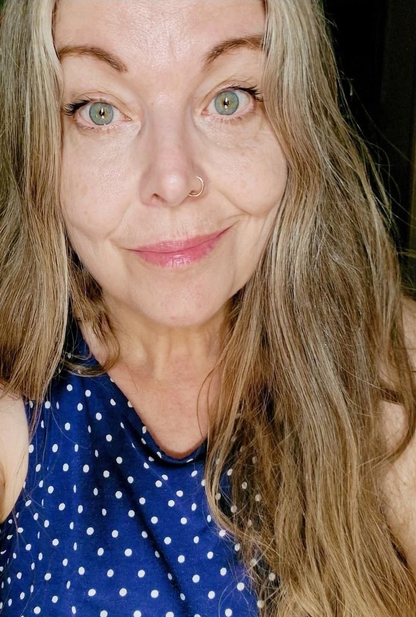 annemariepoet's tweet image. Not on here much cause, ya know, it's bleurgh, but I wanted to say I miss some of ye, and to boast about being 39 weeks hangover-free, 😆.
I'm turning 52 tomorrow.
I'm genuinely looking forward to my birthday for once!
This is the most peaceful I've felt in years.
Xx