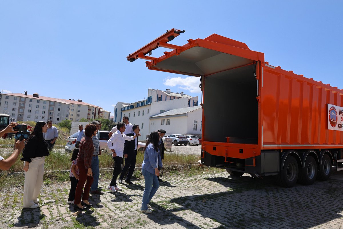 KÖTÜ KOKU TARİH OLACAK  AĞRI DERİN NEFES ALACAK

 kent merkezinde uzun yıllardır kullanılan vahşi katı atık depolama alanının kapasitesini doldurması ve bu durumun şehir merkezi ile yakın mahallelerde koku ve çevresel rahatsızlık oluşturması üzerine harekete geçtik.