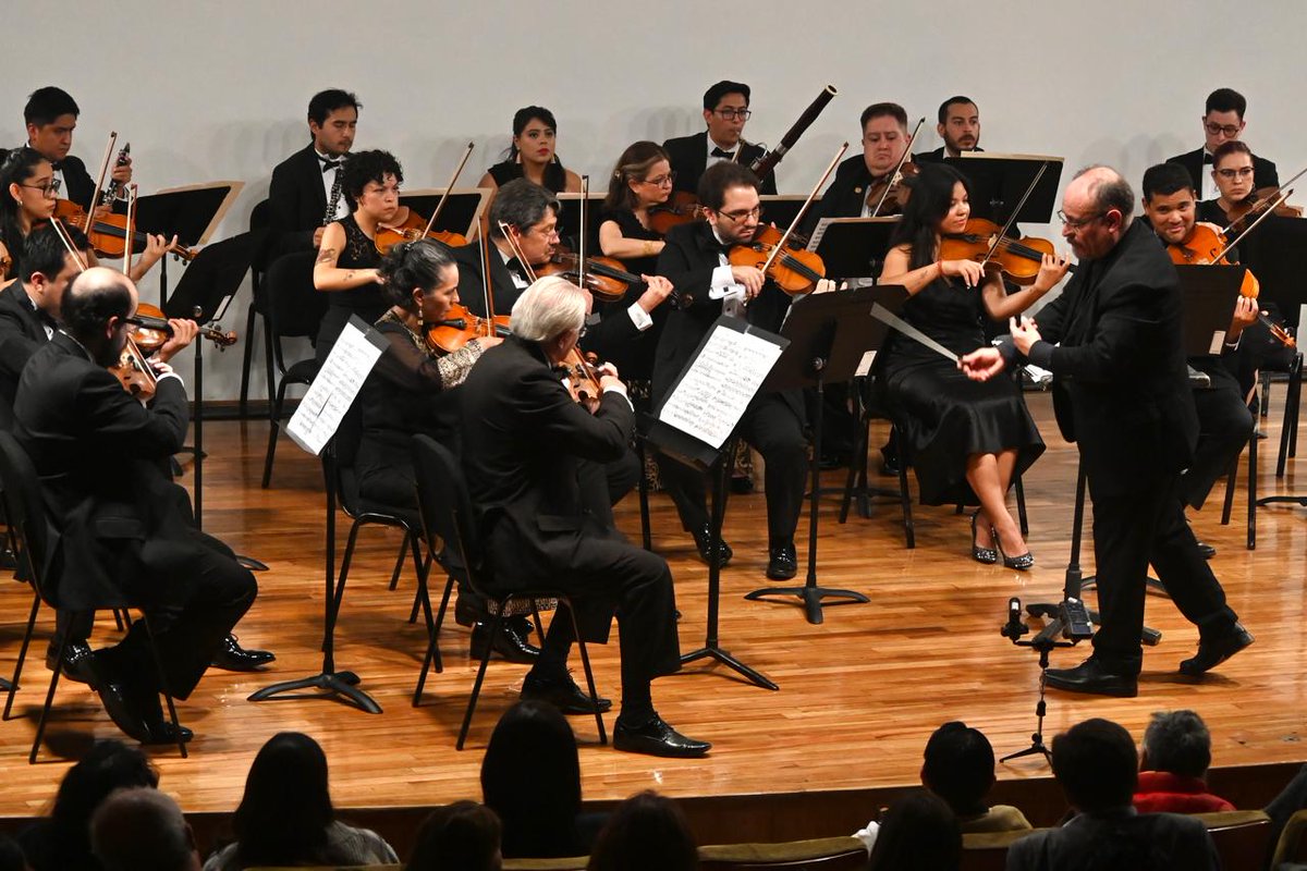 OCBA_MX's tweet photo. 💫La genialidad del #Programa14 con Arturo Rebolledo y la OCBA deslumbró el jueves pasado💫
Si te lo perdiste, revive la magia este domingo al mediodía en el Pabellón del @jardinescenico con Warlock, Bruckner, Ives y Wagner.
Entrada libre.
📸Arturo López/INBAL https://t.co/HlNvjpH7zn
