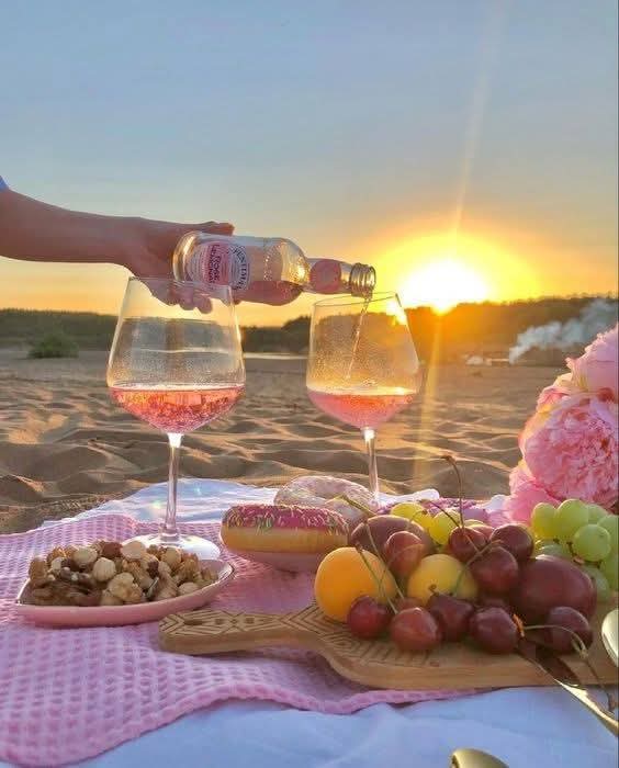 ─►✨♡🌟🕊️࿐•☀️𑜞᭄ •࿐🌟🕊️

Akşamınız güzel olsun 😚🥂🍾

╰─►✨♡🌟🕊️࿐•☀️𑜞᭄ •࿐🌟🕊️