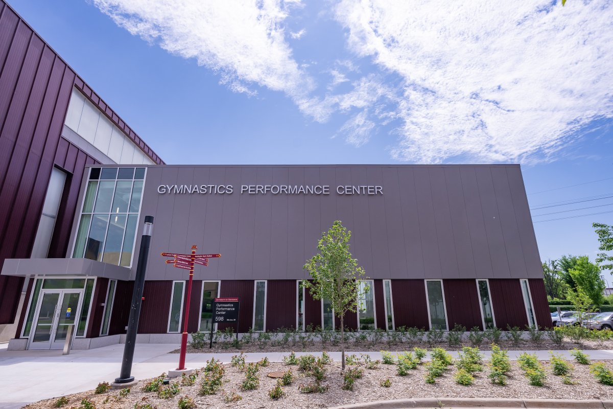 GopherWGym's tweet image. 𝓟𝓲𝓬𝓽𝓾𝓻𝓮 𝓣𝓱𝓲𝓼 📸
Your new home awaits in our brand new Gymnastics Performance Center!
#Team51 | #JustOne