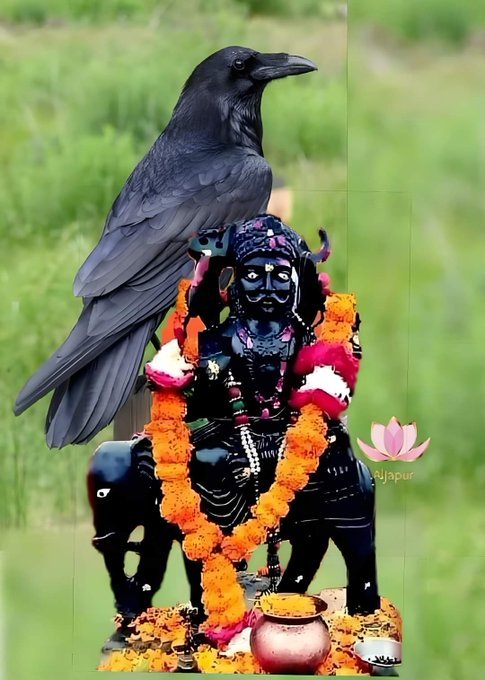सुर्यपुत्रो दीर्घदेहो विशालाक्ष: शिवप्रिय: ।
दीर्घचार: प्रसन्नात्मा पीडां हरतु मे शनि: ।।
🎉🎉ॐ प्रां प्रीं प्रों स: शनैश्चराय नमः💐
💐🌷🌹 #शुभ_शनिवार 🎉🌺
🌹🌹 मंगलमय सुप्रभात 🌷🌹