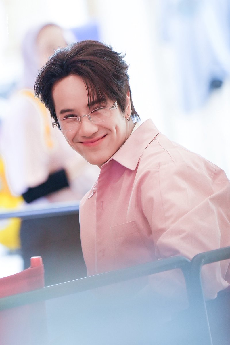 เสร็จจากงานน้องวิน เดินหาของกิน เจอลูกชิ้นบุ๋ม 1 หน่วย 

#LANEIGExNANON 
#LaneigeBouncyMomentwithNanon
#mynameisnanon #nanon_korapat