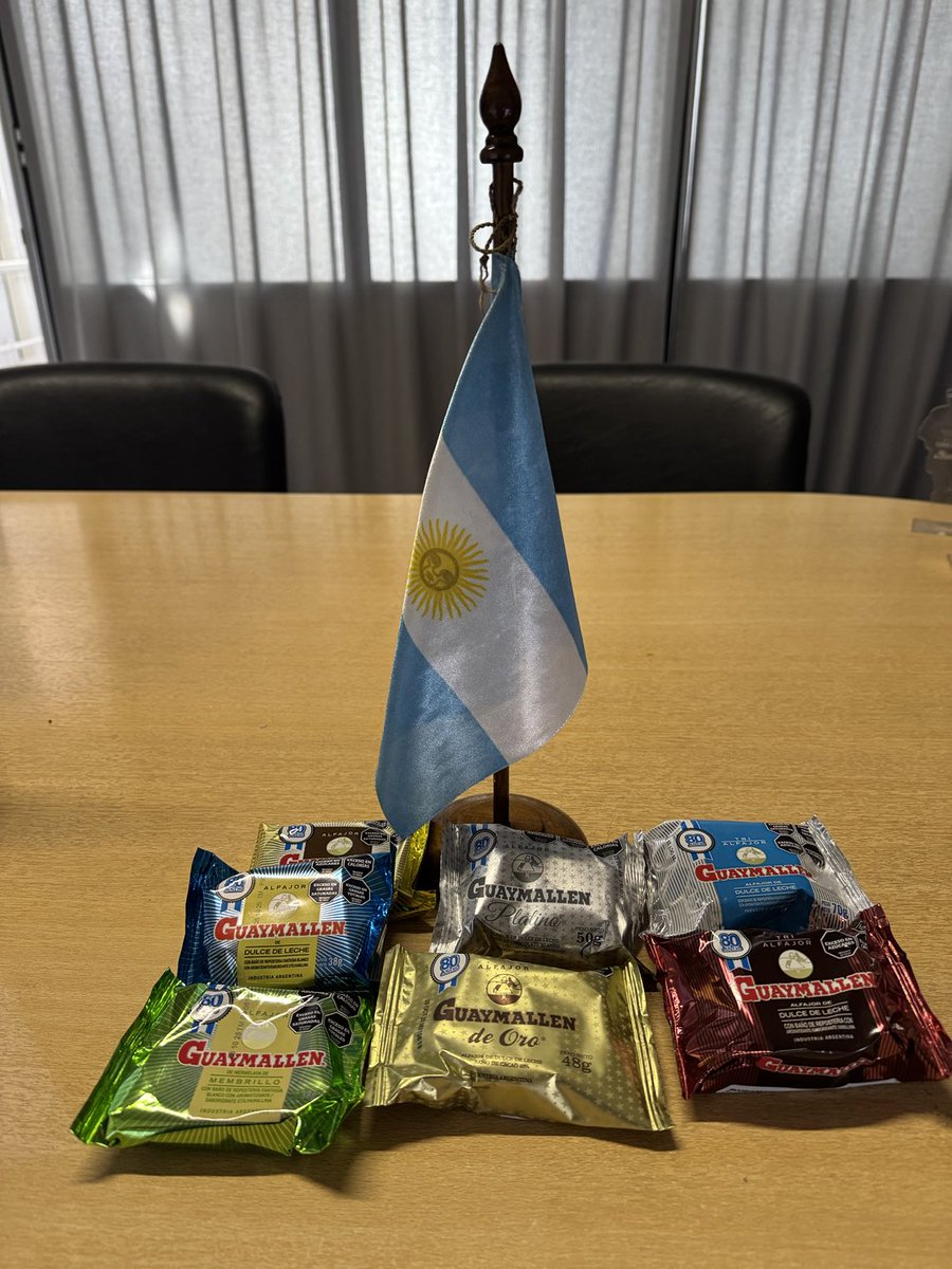 nhbasilotta's tweet image. #DiadelaBandera Feliz Día a la más HERMOSA del MUNDO !!! CAVIAAR 🇦🇷🇦🇷🇦🇷
