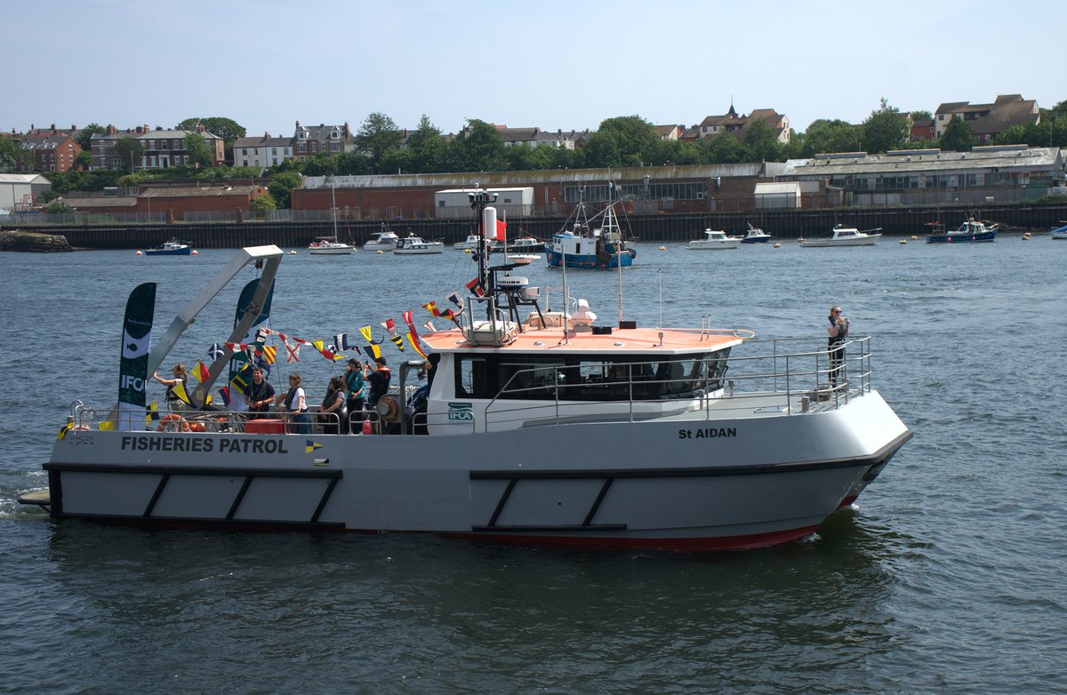 jac61941964's tweet image. A parade of boats on the river Tyne today as part of the North Shields' 800th anniversary.
#northshields
#800th
#Tyne
#Boats