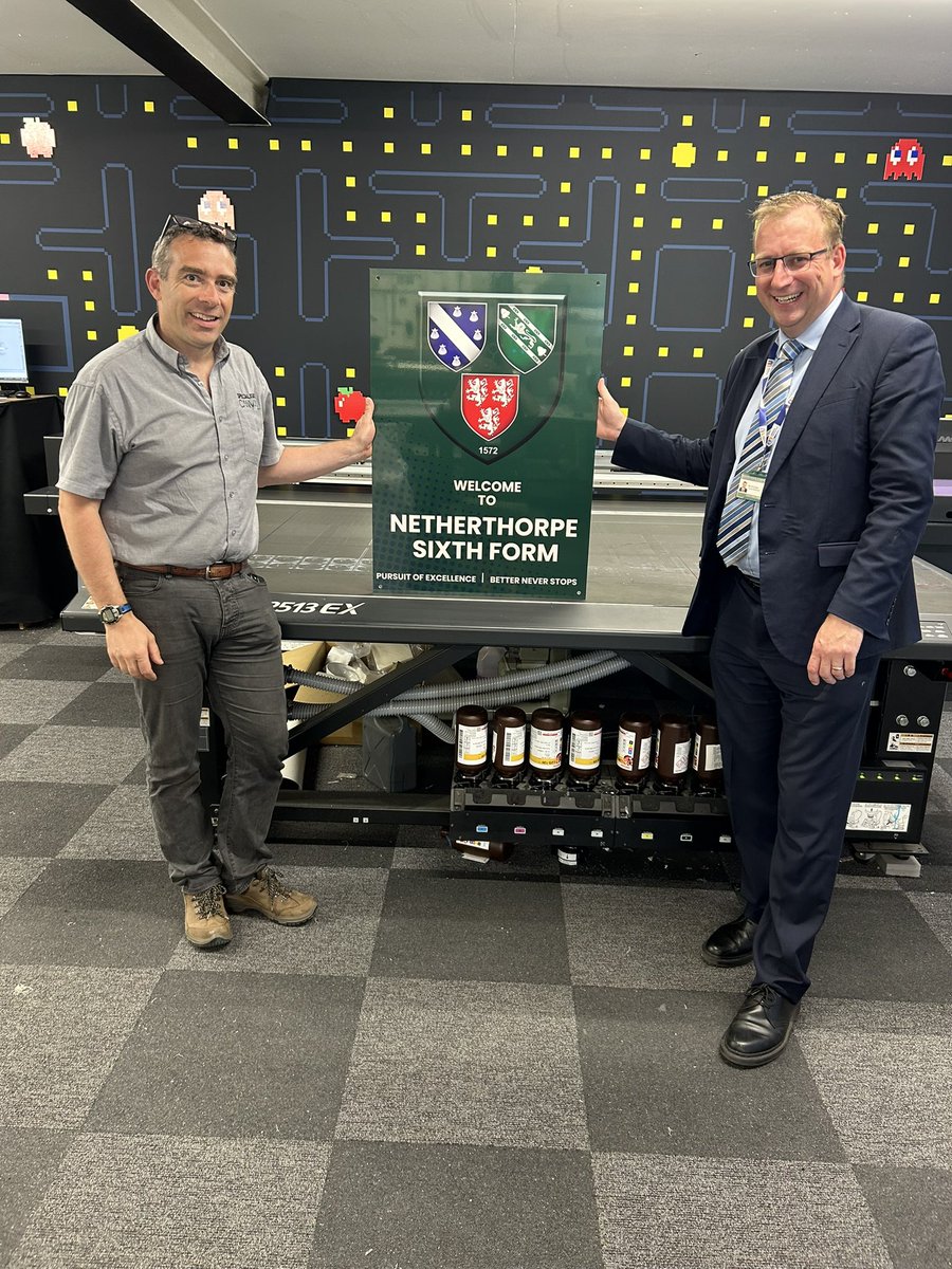 Netherthorpe6fm's tweet image. Thanks to local company @SpecialCanvas the Sixth Form have taken delivery of our new welcome signage - as we drive our pursuit of excellence. Thank you to the team who worked with us. #supportinglocalbusiness
