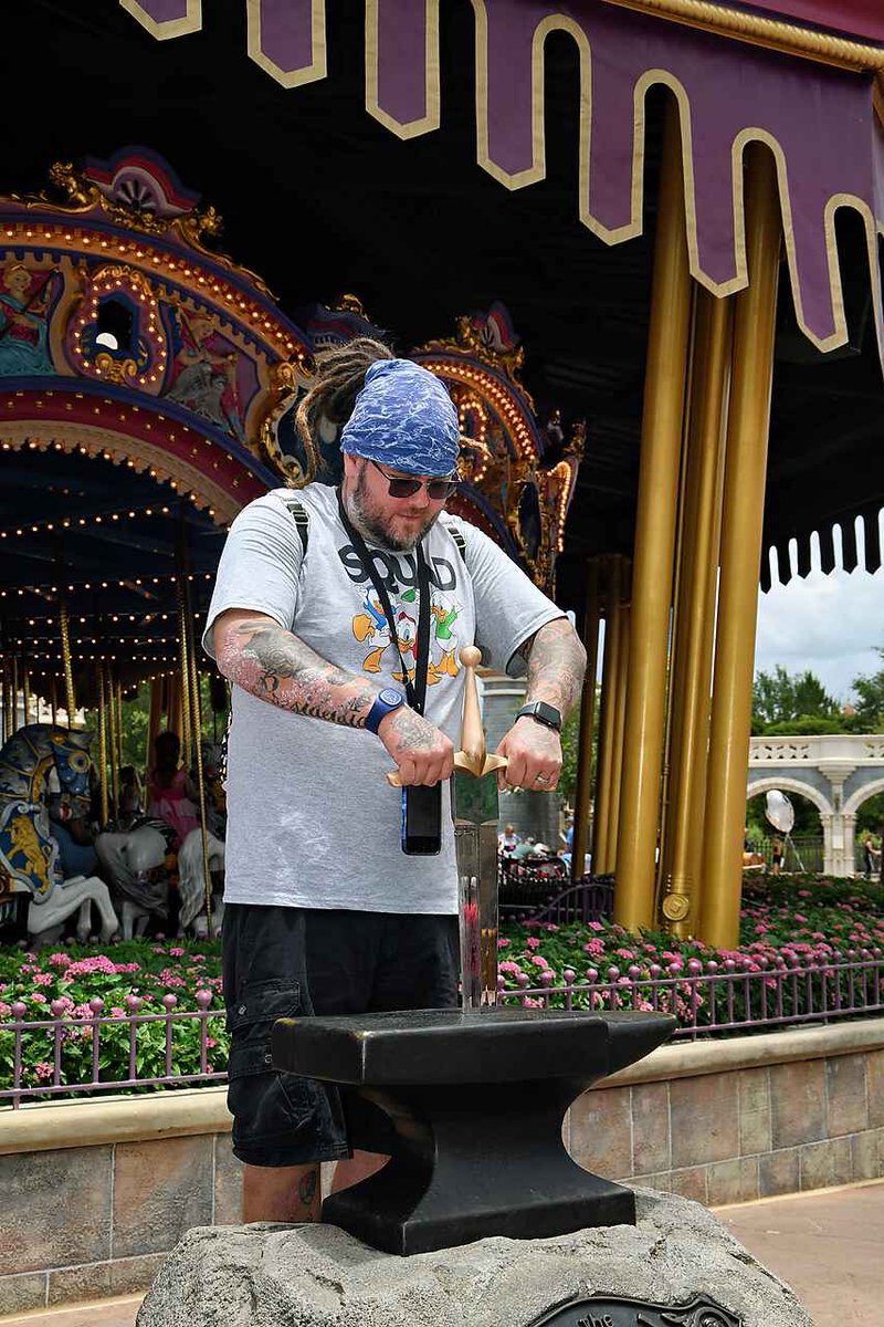 StickyhazeTV's tweet photo. So thee other day at #disneyworkd behind the #carousel I actually got to pull the sword from the stone not once ….. but twitch #happyfathersday to me :) !! Thank you @WaltDisneyWorld @Disney @DisneyStudios @SourceGamingTV #magicalmoment ! Day made !! https://t.co/GzsBl706My