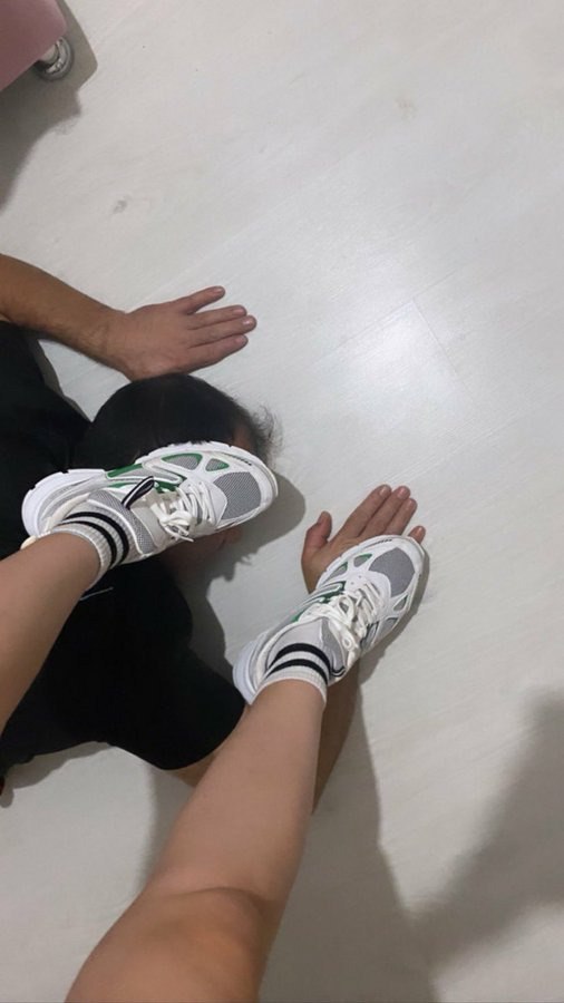 مافيه مقارنه بين جمالي وعظمتي وبين اهلك الرخاص اني اقارن عرق رجلي هذي اهانه لي، انتم حيوانات بشريه عبيد لي ابيع فيكم وتخسون اشتريكم لانك رخاص اختفوووو تطهرو ياحيوانات يلا صفوا ورا بعض اطهركم بتفالي ياحيوانات 
 #عمه #عمتك #فحله #كلب #معصيتي_رحتي