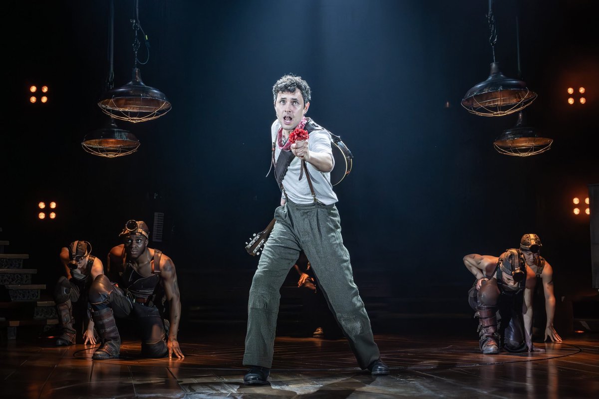 Everything is romantic when Orpheus takes to the stage 🥹