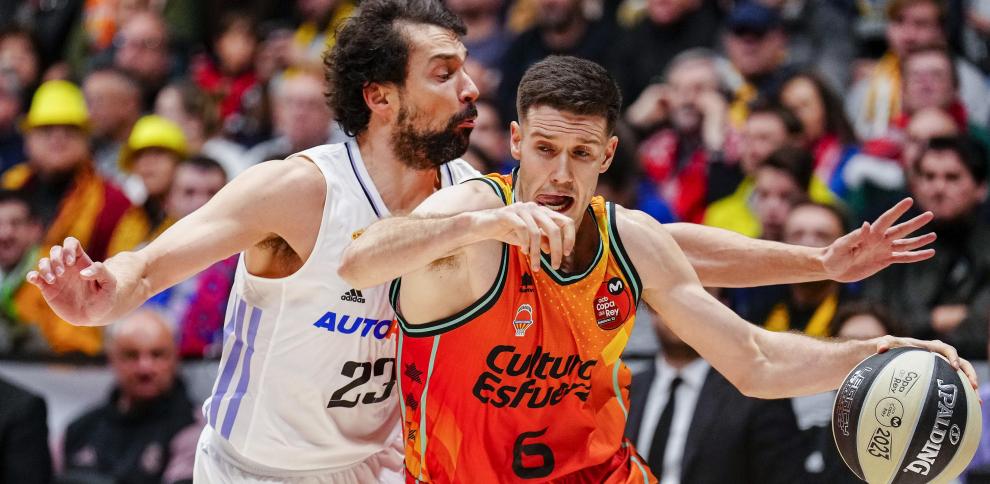 En el programa de hui:
-Final de la lliga Endesa entre el Reial Madrid i el <a href="/valenciabasket/">Valencia Basket Club</a> . Ho analitzem amb <a href="/nacho_rod11/">NachoRod11</a> 🏀
-Admés a tràmit el recurs contenciós administratiu d’
<a href="/uvaMestalla/">uvaMestalla</a> al voltant del Nou Mestalla. 🧑‍⚖️
-Louzan parla de les seus del Mundial 2030. 🗣️