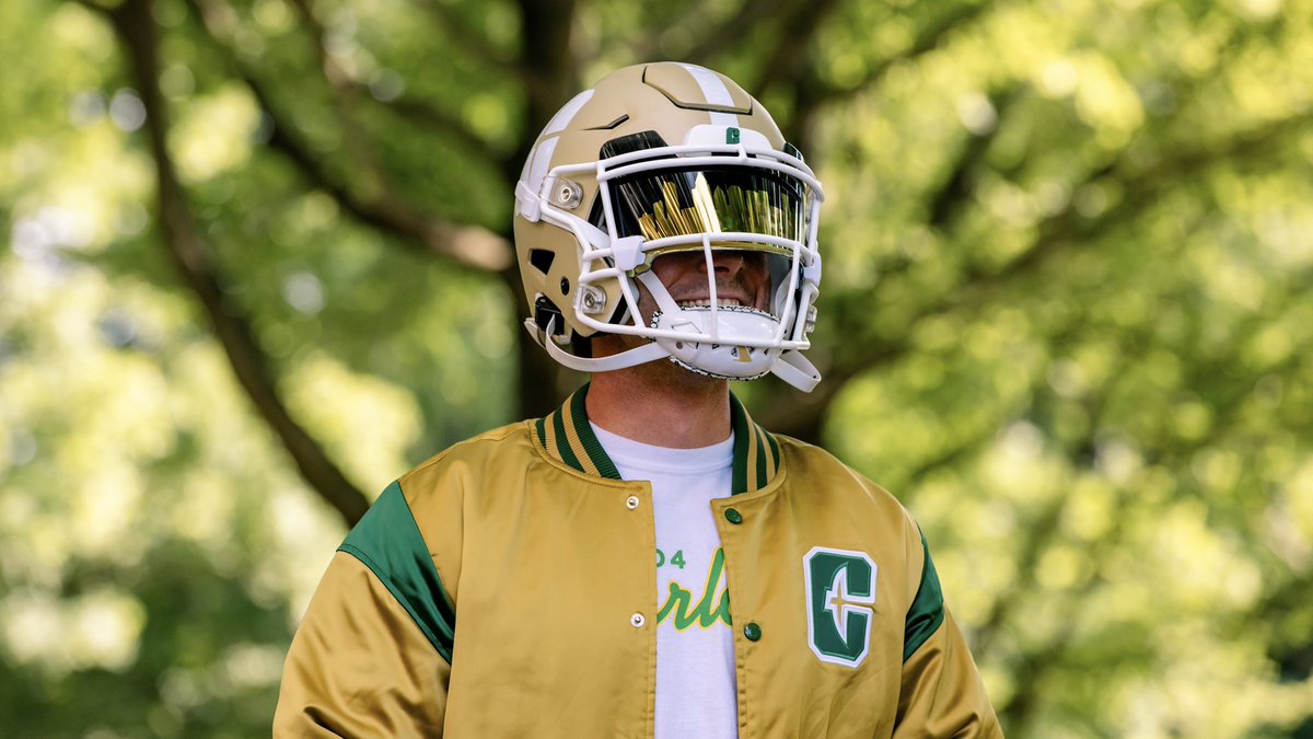 It’s Brandt’s birthday and we need some help picking out a fit for his party 🥳🧵