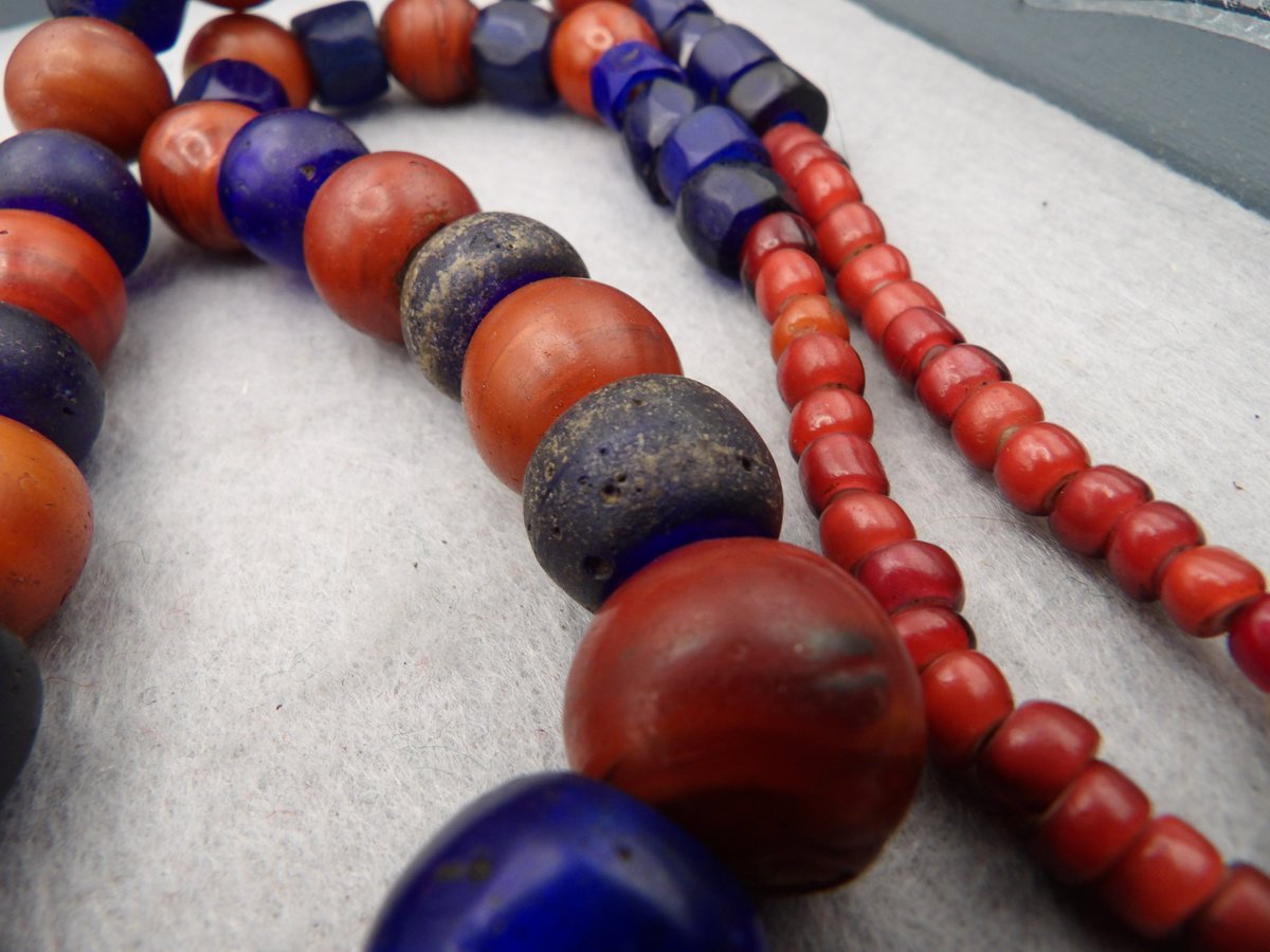 Strand no.52
Coralline d’appello, Venice c.1700
Dutch blue, Euro c.1800
Russian blue, Venice c.1840
White hearts, Venice c.1840