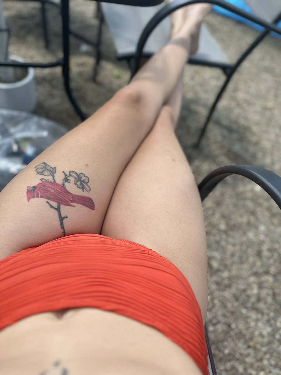 Go send for my DoorDash while I tan ! 
$goddessmag4

Findom paypig cashcow whalesub simp cei joi sph soles feet Footgoddess sub