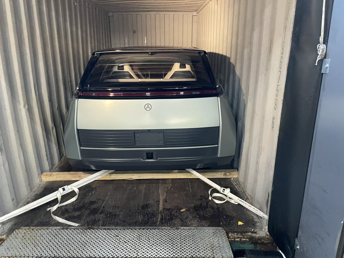 Mad (Mostly Ukrainian) Hungarian 🇺🇦 (@ianpavelko) on Twitter photo We had a very, very special visitor show up at the <a href="/Fastwheelsalloy/">Fast Wheels</a> loading dock today!!
#ProjectArrow
<a href="/APMACanada/">APMA Canada</a> We had a very, very special visitor show up at the <a href="/Fastwheelsalloy/">Fast Wheels</a> loading dock today!!
#ProjectArrow
<a href="/APMACanada/">APMA Canada</a>
