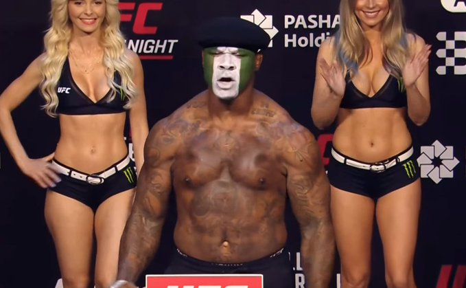 UFChisme's tweet photo. Mis respetos a todas las personas que se suben a un octágono y se fajan a mazapanazos. Sin embargo, Mohammed Usman es uno de los peores peleadores de peso monstruo que he visto. 

#UFCBaku #UFC #MMA #UFChisme @ufc https://t.co/YJXx7f3V8Z