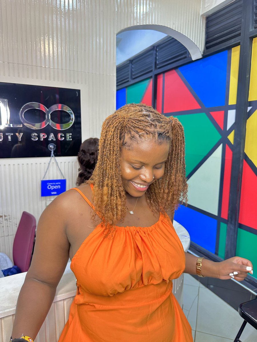 Maisha sio fair jameni msichana mrembo kama huyu nitawai bag lini, na hii mshahara  WA mkia WA mbuzi jameni  😩😩🥹