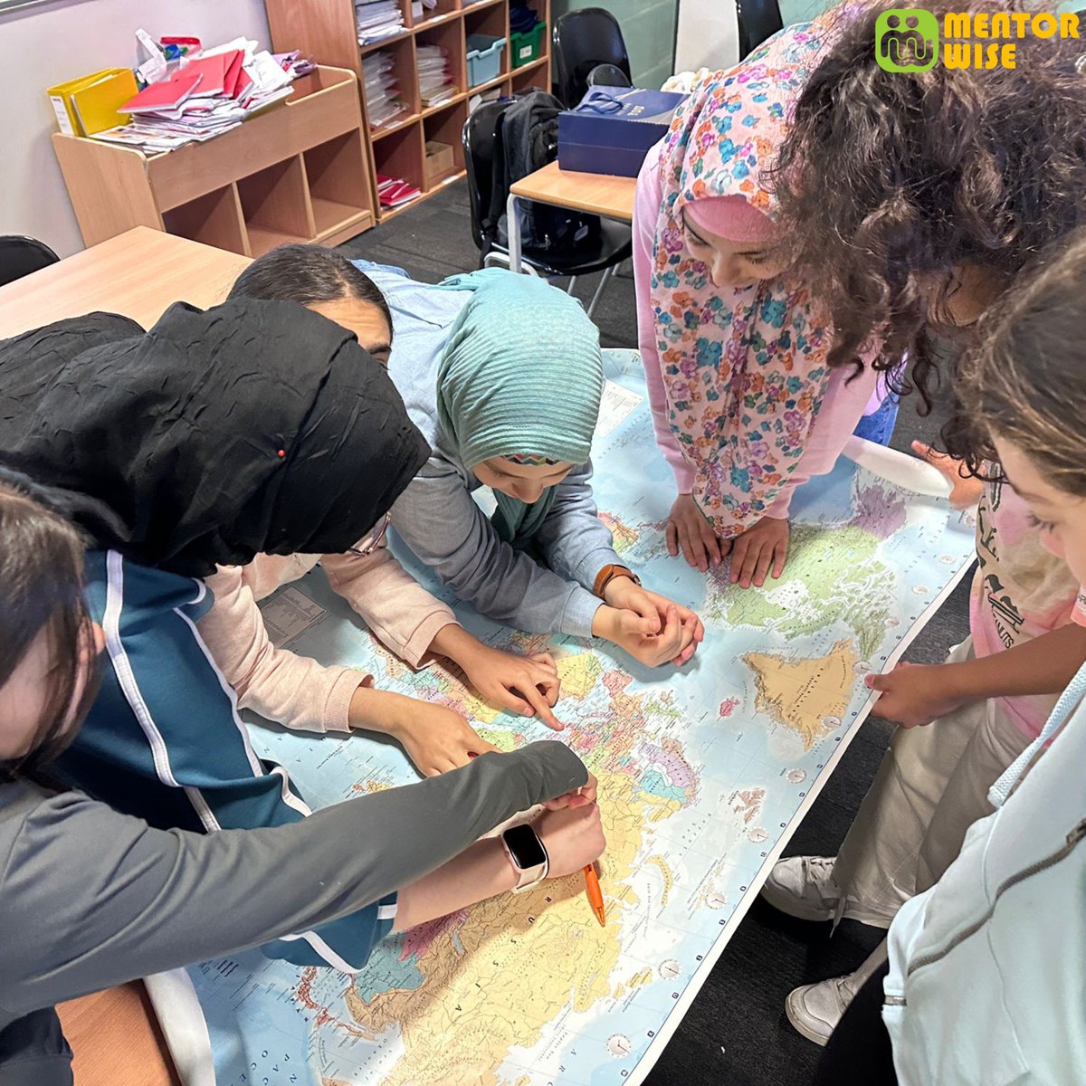 MentorWiseUK's tweet image. This Refugee Week (16–22 June), we stand with young people dreaming of a safer, kinder world, where everyone feels at home. 💛
At Mentor Wise, we grow through learning, belonging and being together.

#refugeeweek #mentorwise