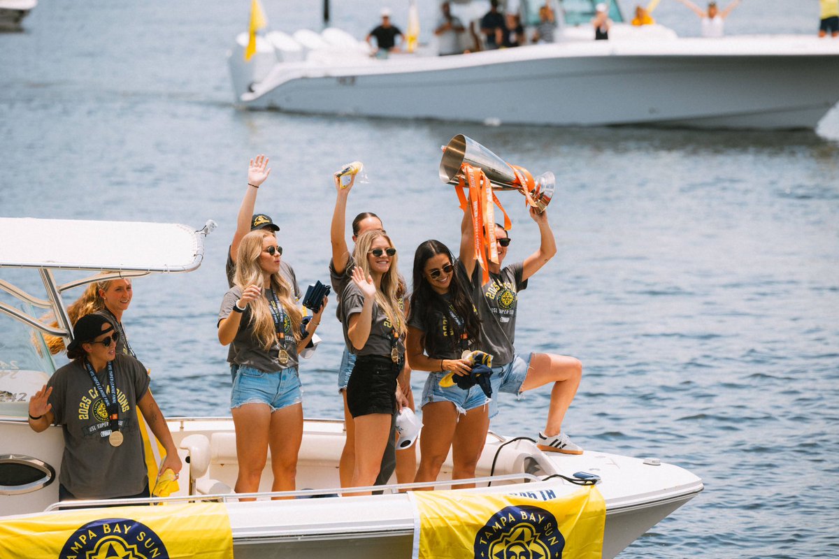 Here’s how <a href="/TampaBaySunFC/">Tampa Bay Sun FC</a> celebrated their title the true 𝘾𝙝𝙖𝙢𝙥𝙖 𝘽𝙖𝙮 𝙬𝙖𝙮! ☀️🚤

➡️ bit.ly/46aHxJE