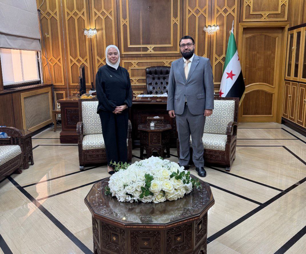 SyrMOfj's tweet image. في إطار تعزيز التعاون بين الوزارات وتطوير العلاقات الدولية في المجالات القانونية والقضائية، استقبل السيد وزير العدل الدكتور "مظهر الويس" مستشارة وزير الخارجية لشؤون التعاون الدولي الدكتورة" ربى محيسن" في زيارة رسمية إلى مقر الوزارة.
جرى خلال اللقاء بحث سبل دعم التعاون المشترك…