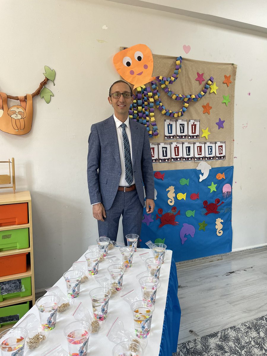 Sevgili öğrencilerimize, değerli meslektaşlarıma,tüm eğitim çalışanlarımıza, velilerimize ve tüm paydaşlarımıza iyi tatiller diliyorum.
#karnegünü