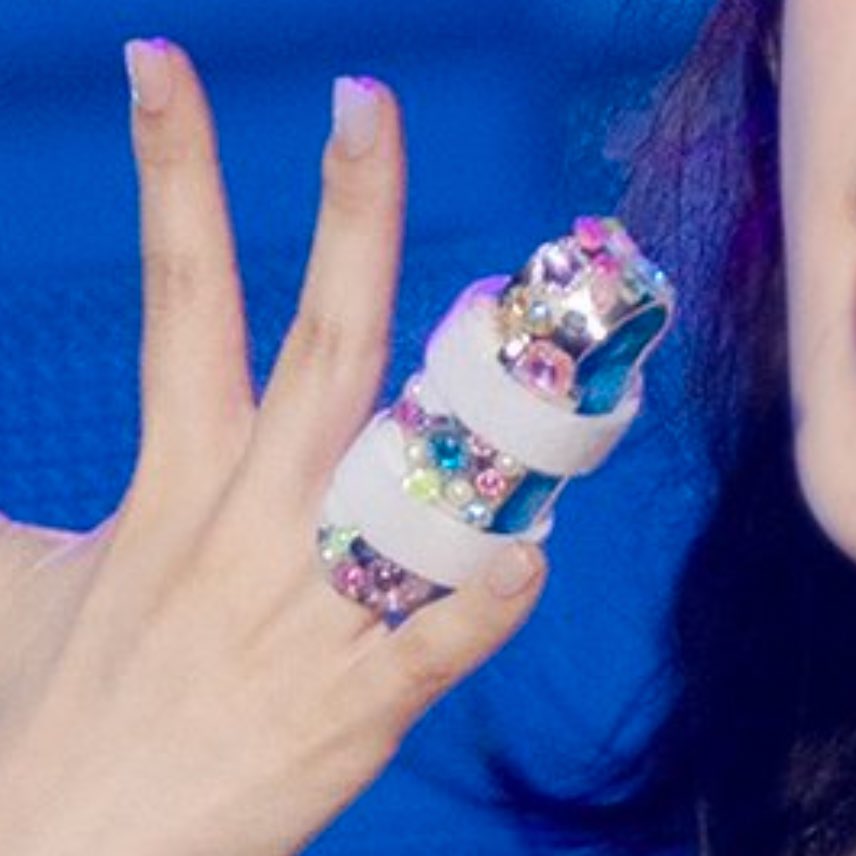 gllittopia's tweet image. moka princess of the world actually 🐹🩷🥐