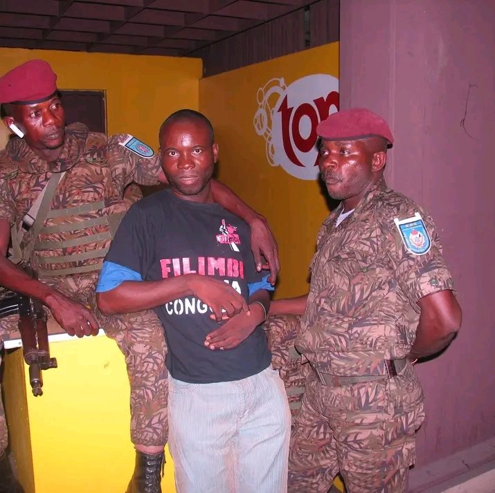 JeannotMukun's tweet photo. Quand un congolais te voit publier que tu as des contacts à Washington, à Pékin, Moscou ou Londres. Il a sa propre perception des faits, pensant peut-être, ces villes sont au ciel, et il n'y a qu'une catégorie des personnes qui peuvent avoir accès. 
Bonsoir à tous. https://t.co/jznt4bGAla
