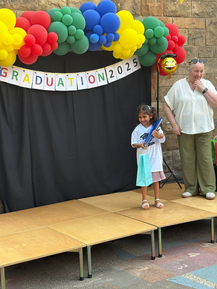 NithsdaleroadNS's tweet image. Congratulations to all our children who graduated today. What a beautiful day we had to celebrate.