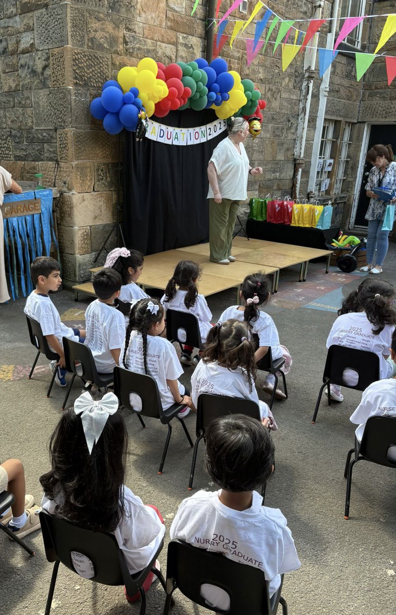 NithsdaleroadNS's tweet image. Congratulations to all our children who graduated today. What a beautiful day we had to celebrate.