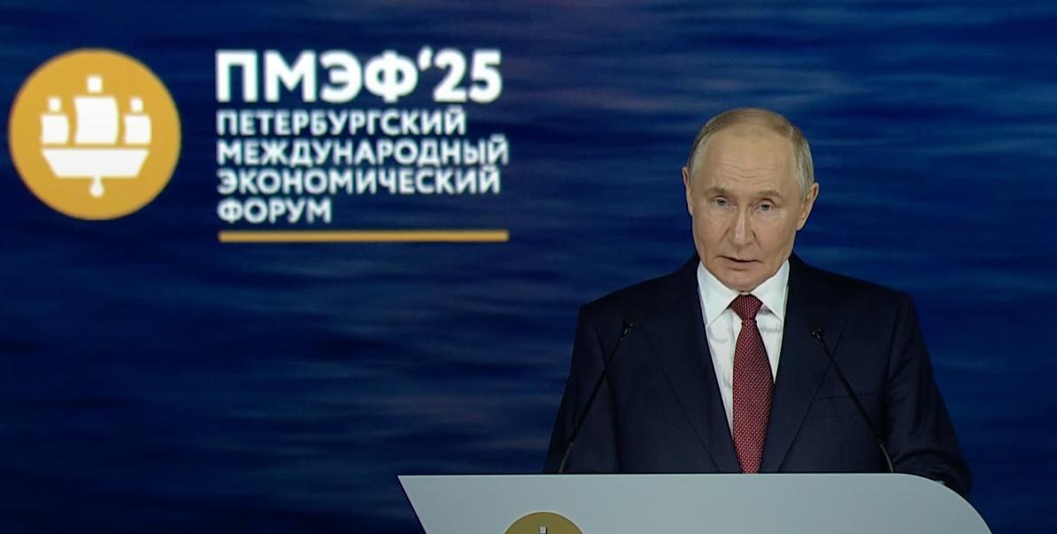 ⚡ Putin: „Tam, gdzie stąpa rosyjski żołnierz — to nasze”.

Jedna noga stąpa — drugiej już nie ma.
Najnowsze wystąpienie rosyjskiego dyktatora to kolejna porcja imperialnego bełkotu z nutą gróźb, fałszowania historii i prób przedstawienia agresji jako „obrony”. Oto kluczowe