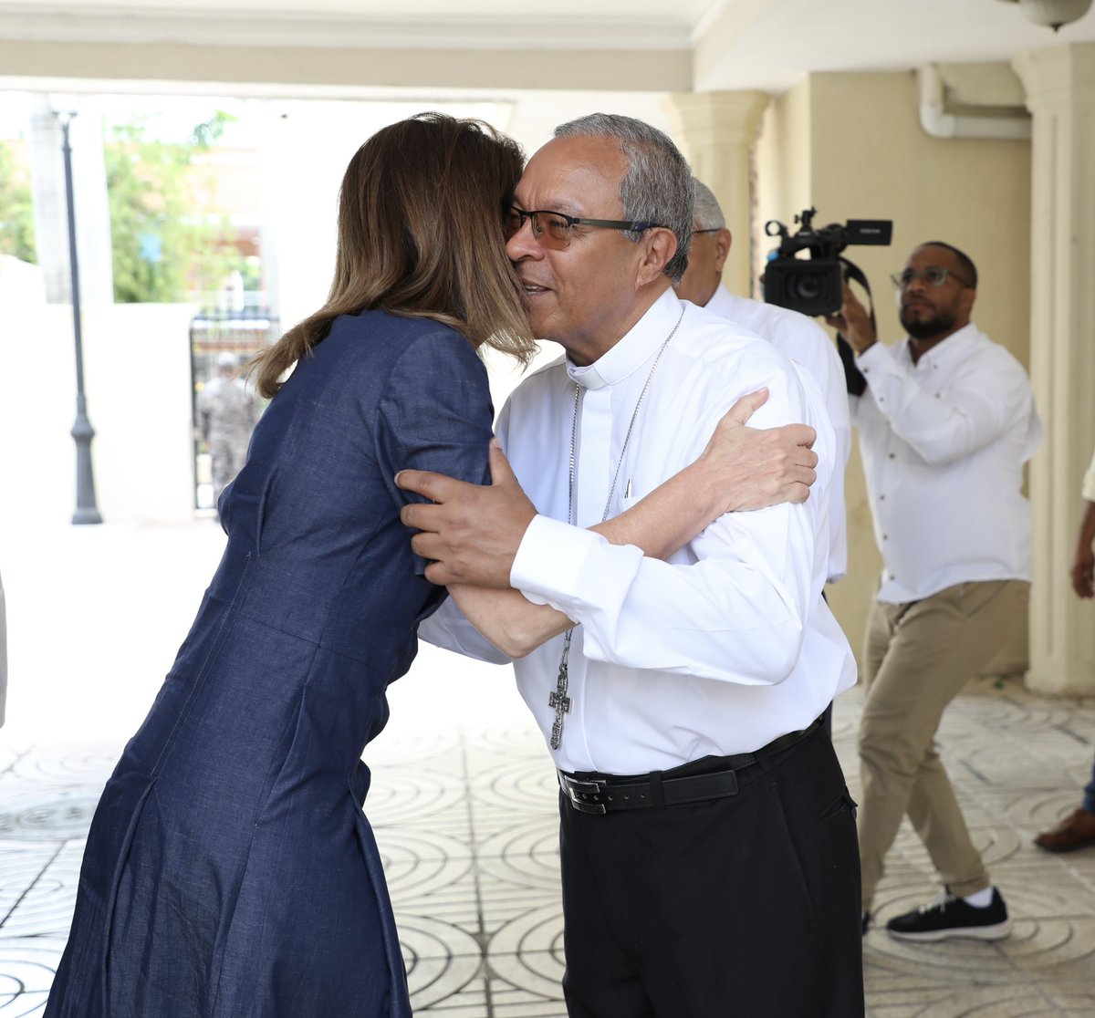 Durante mi visita a Peravia, sostuve un grato encuentro con el obispo de la diócesis de Baní, monseñor Faustino Burgos Brisman, un hombre de firmes valores y profundo compromiso con el desarrollo y el bienestar de su comunidad.

Gracias por el tiempo compartido. Que Dios siga