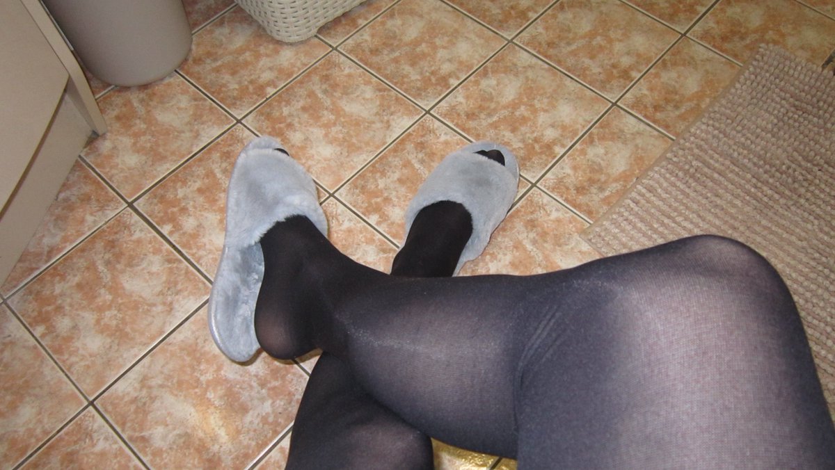 20250620 fluffy slippers