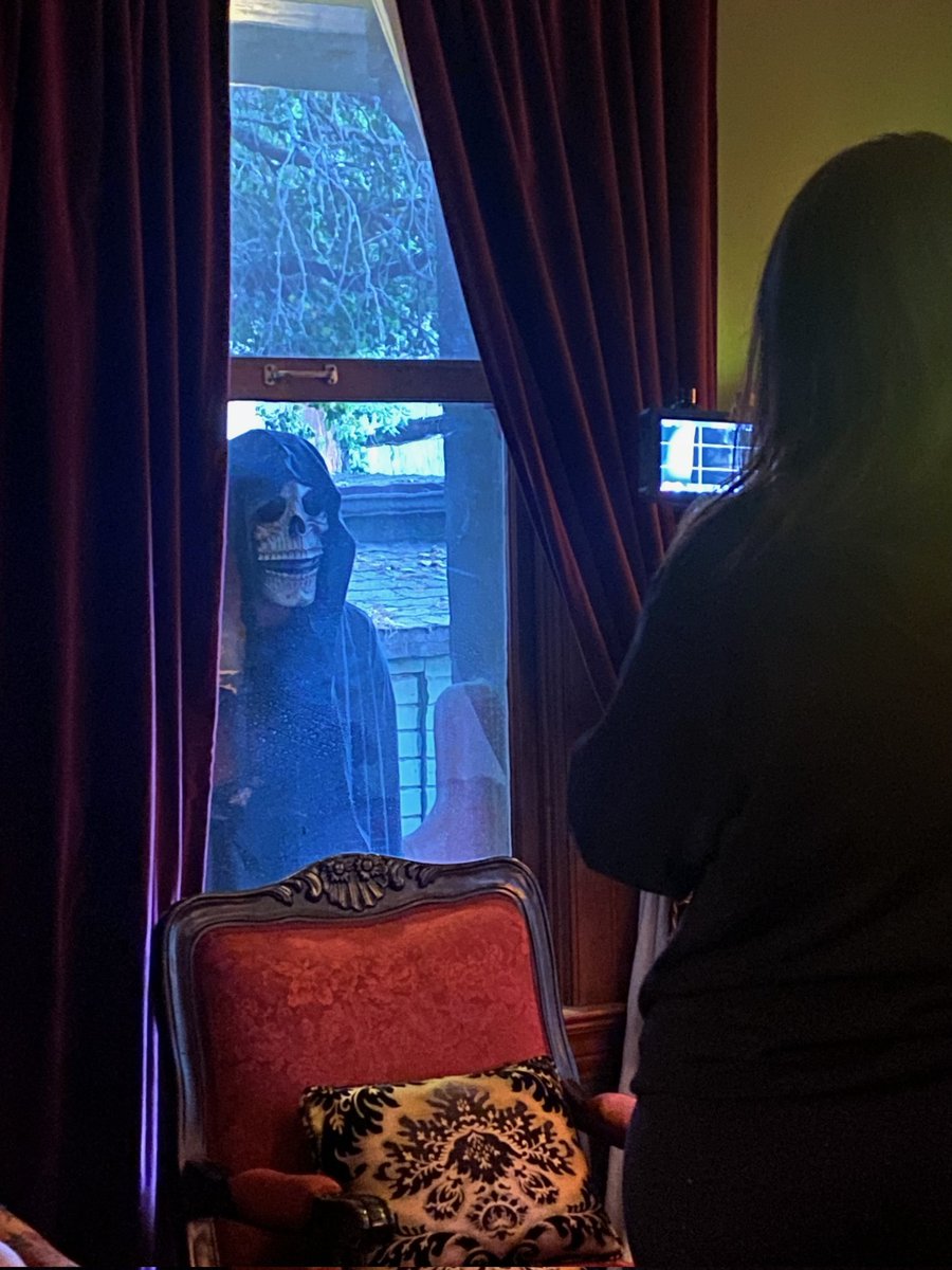 #bts from last night
📷 <a href="/TheClaudiaRoss/">Claudia Ross</a>