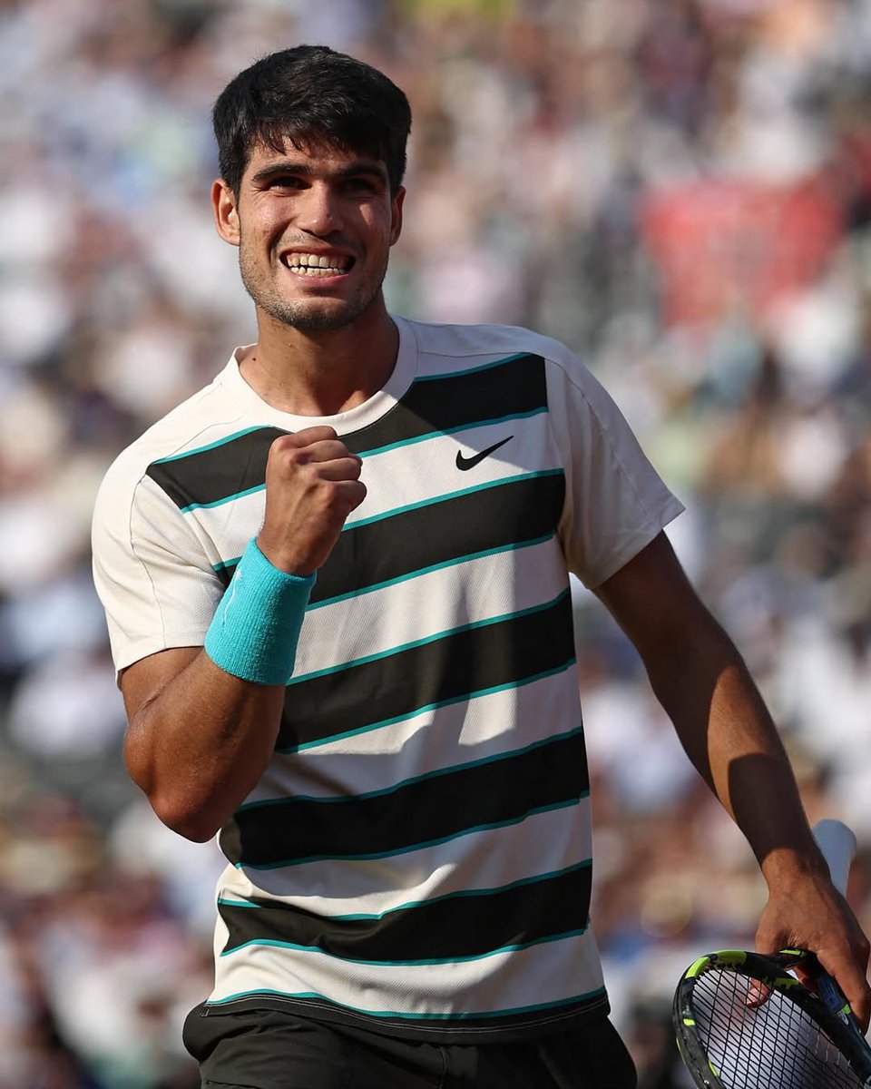 Lo de Carlitos es un no parar 🫨

🇪🇸 Alcaraz sigue a su ritmo por el #HSBCChampionships y tras vencer a Rinderknech 🇫🇷 por 7-5 6-4 suma ya 16 victorias consecutivas desde Roma… 😳

📸 Carlos Alcaraz