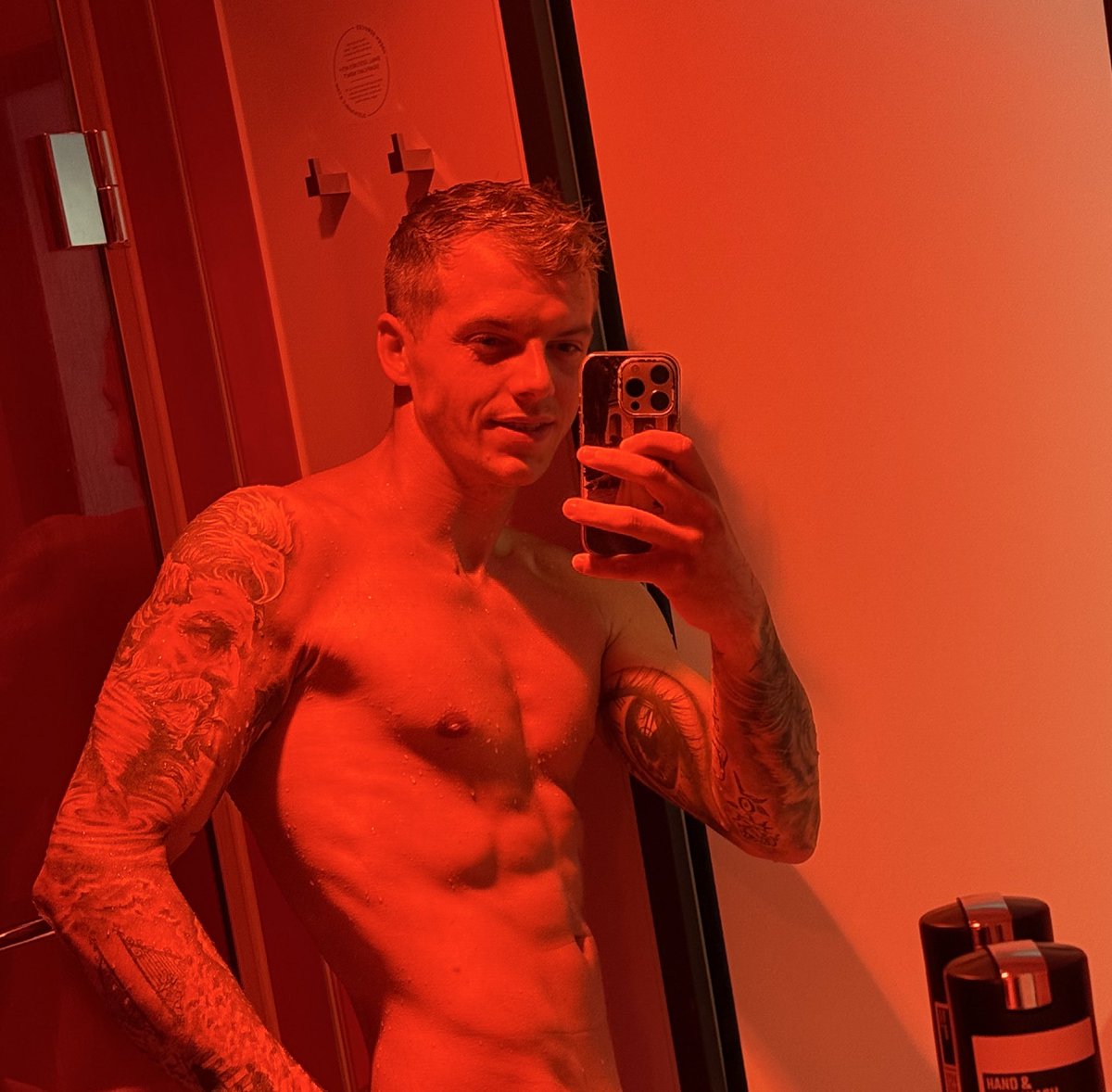 Send this to someone who wants to support 🤫

onlyfans.com/timobarthel1