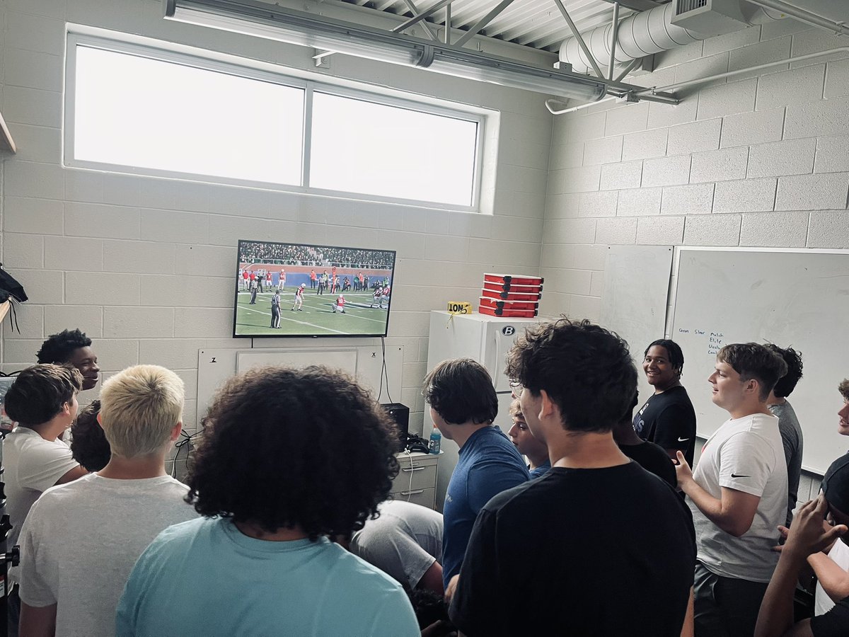 📣 Huge thank you to Justin Engelman of Athlete Outreach for taking the time to speak with our football program here at Brunswick! 🔵

Afterwards, the guys got after it in our NCAA 25 team competition, building that brotherhood &amp; having some fun before install days. 🏈⏰