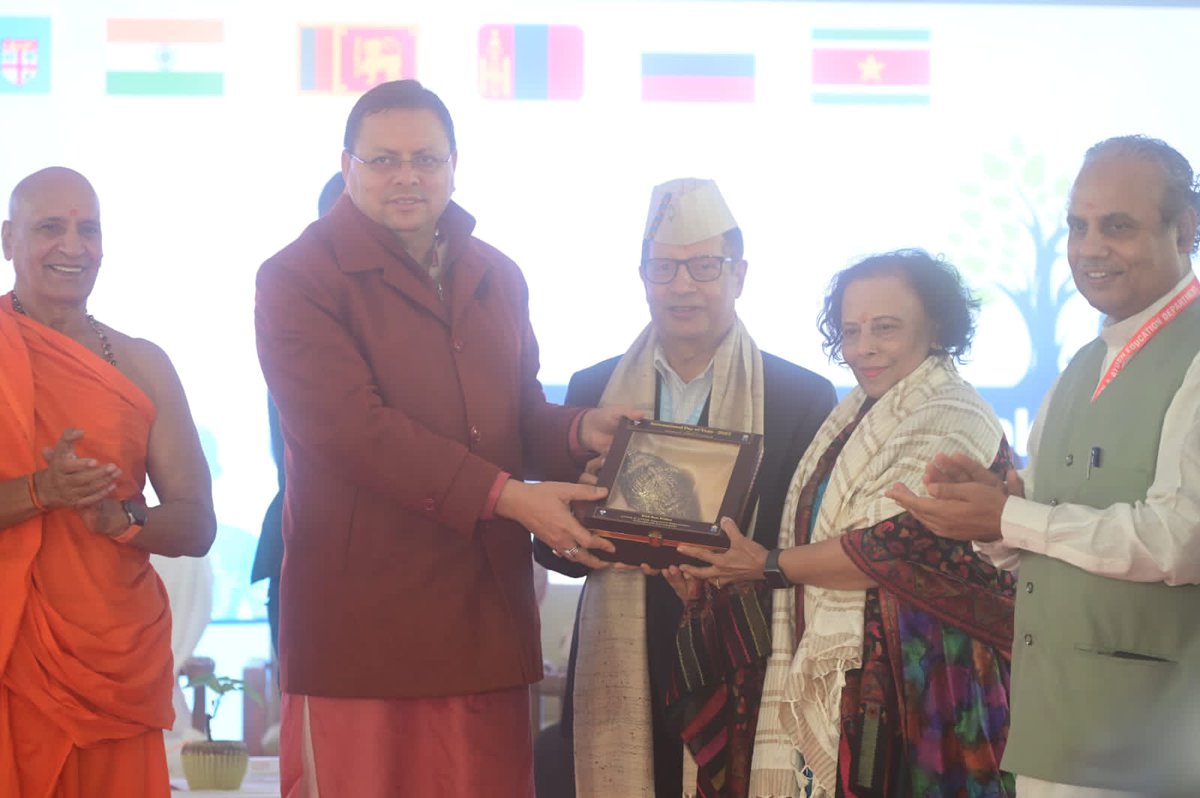 21 जून को भराड़ीसैंण बनेगा योग और भारतीय संस्कृति का अंतरराष्ट्रीय केंद्र। इतिहास की नींव पड़ चुकी है।
#YogaInGairsain