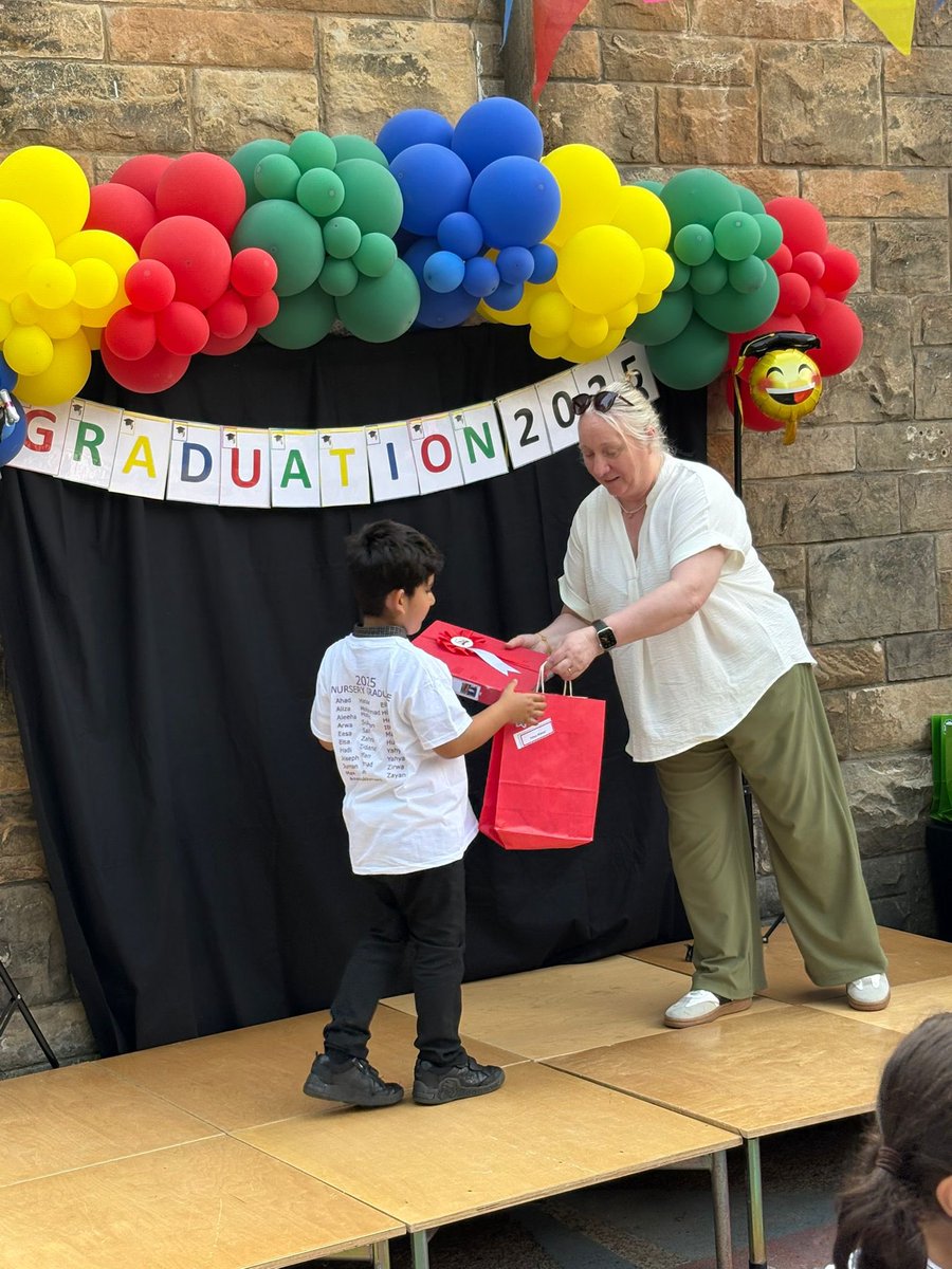 NithsdaleroadNS's tweet image. Congratulations to all our children who graduated today. What a beautiful day we had to celebrate.
