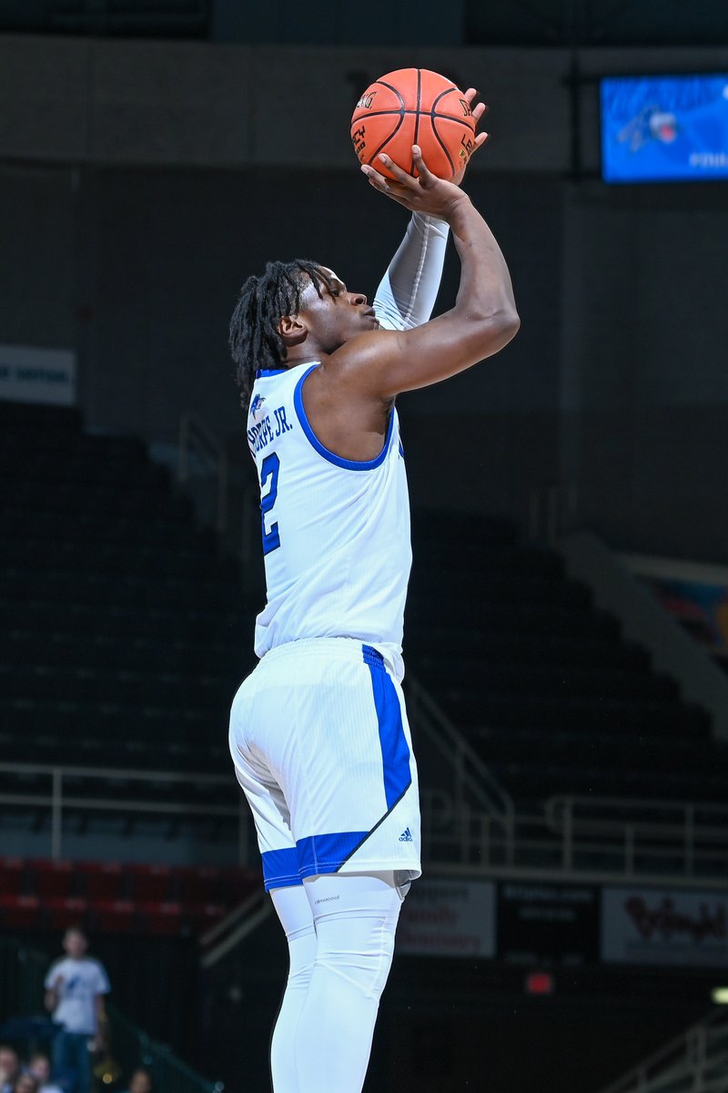 UNC Asheville men's basketball alum LJ Thorpe has agreed to sign a contract to play with Veolia Hamburg Towers in the EuroCup through the 2026-27 season.

📰 tinyurl.com/34uwva5e

#ALLinAVL #IWWD