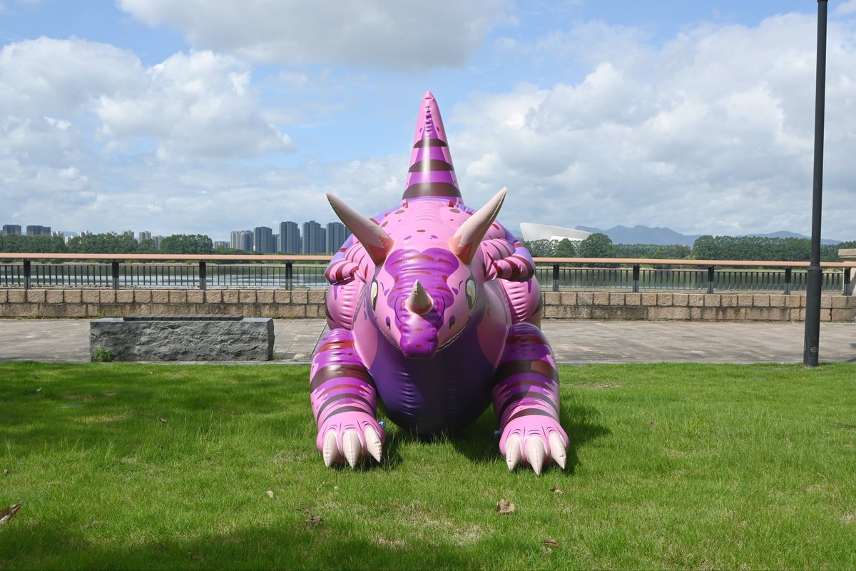 📸 Check out Jet Creations’ Large &amp; Small Inflatable Topsy Triceratops!
Top quality, vibrant printing, and fast production – perfect for collectors, parties, and dino lovers! 🦖
Pre-order now 👉 tinyurl.com/yuznj5xc
#InflatableDinosaur #Triceratops #JetCreations #DinoToy
