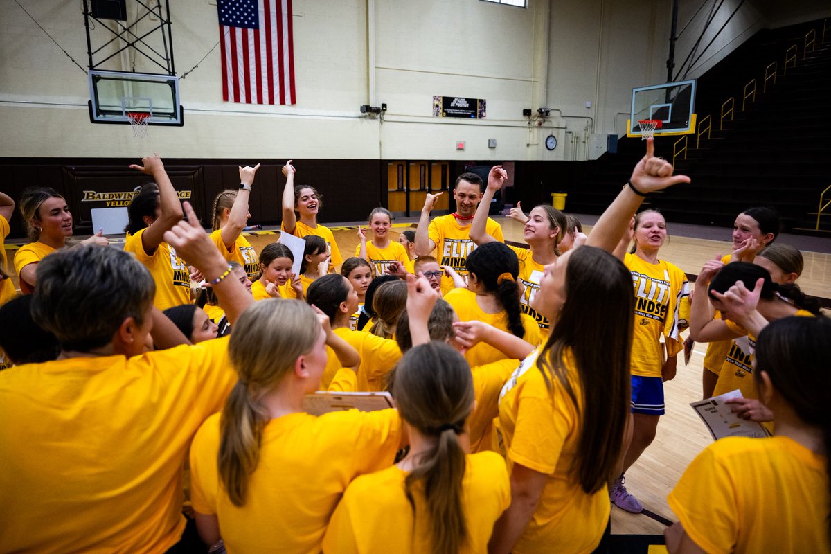 What a week! 🏀🐝

From drills to laughs, the campers crushed Session 1️⃣! Don’t miss out on our second camp: June 30th - July 3rd!

📲 womensbasketball.bwathleticcamps.com

#WITFEO