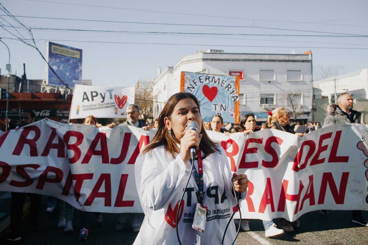 Abrazo al Hospital Garrahan
📸 Fotos para <a href="/PeriodismoDeIzq/">Periodismo de Izquierda</a>
🗓 18 de Junio 2025