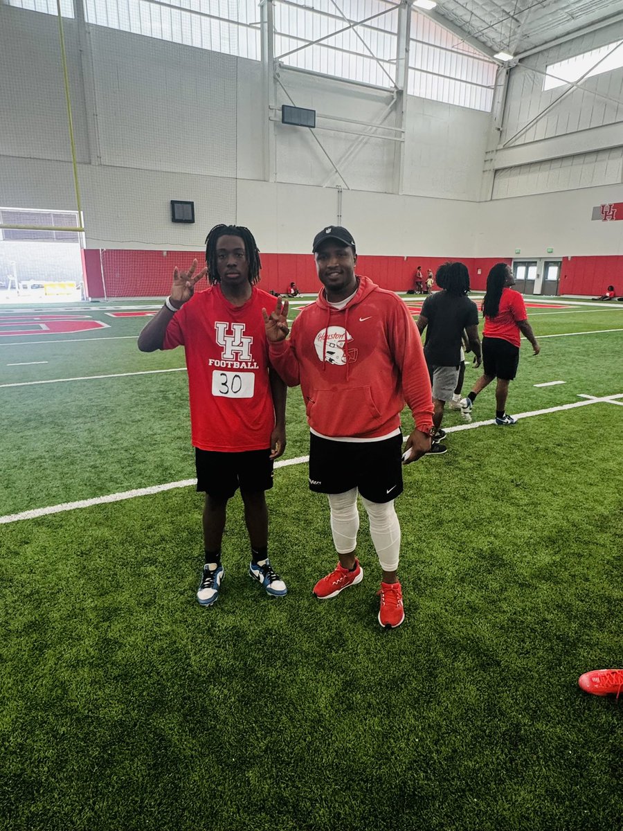 Romeo Miller (@exclusivelyrome) on Twitter photo Had a great time at the U of H camp showcasing my talents and getting great feedback from the coaches💪🏾.
<a href="/CoachDre38/">DRE’ D. FUSILIER</a> <a href="/zkelley1985/">Coach Zack Kelley</a> <a href="/Coach_CJWard/">Coach CJ Ward</a> #UofH <a href="/jalenbates_/">Coach Bates</a> Had a great time at the U of H camp showcasing my talents and getting great feedback from the coaches💪🏾.
<a href="/CoachDre38/">DRE’ D. FUSILIER</a> <a href="/zkelley1985/">Coach Zack Kelley</a> <a href="/Coach_CJWard/">Coach CJ Ward</a> #UofH <a href="/jalenbates_/">Coach Bates</a>