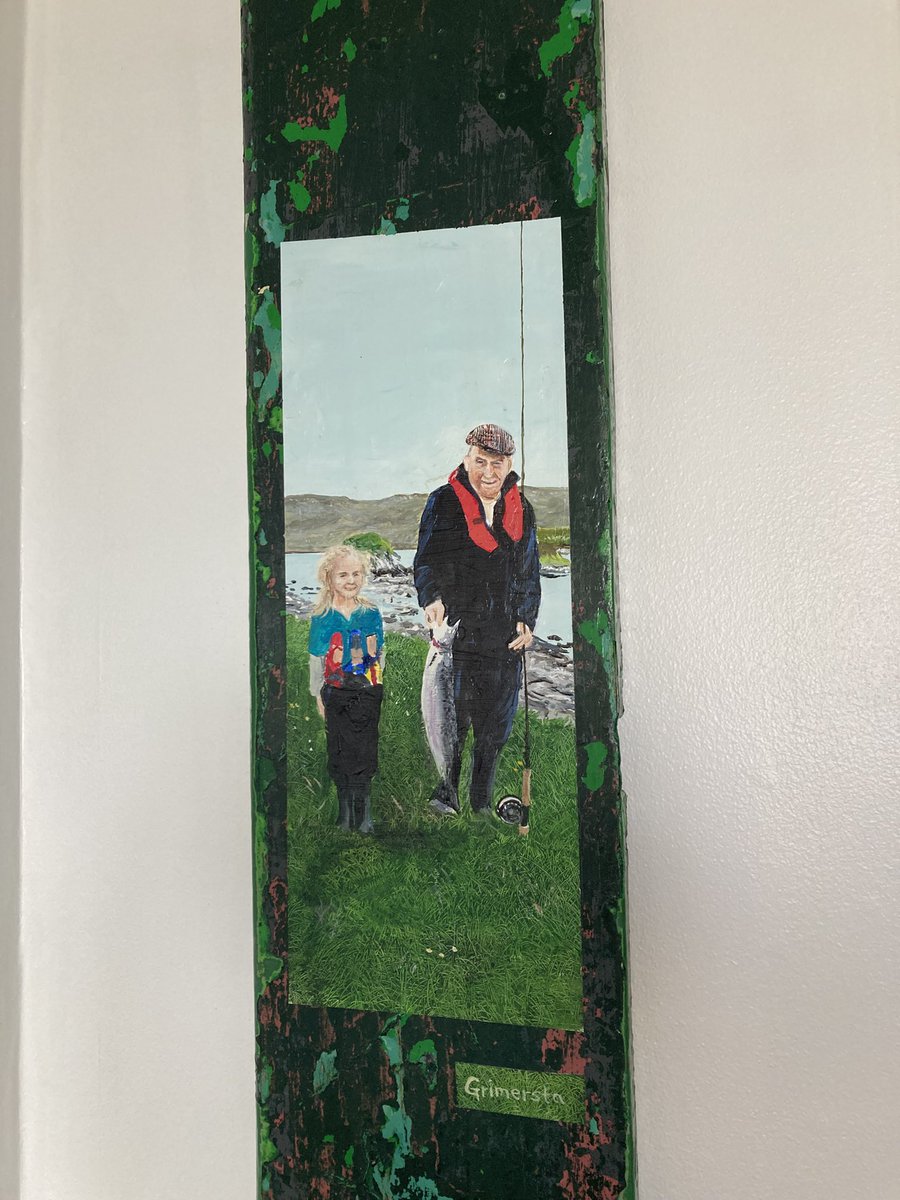 MacleanArtist's tweet image. The boat seat used in the boat that Mary and her grandpa used to fish in. Now with a painting of the two of them hanging up on our wall. Boat seat approx 9x40 inches. 😊 #flyfish #fishing #memories #loch #painting #artwork #art #acrylics #painter #artist #sentimental #reuse